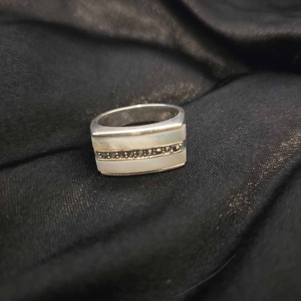 Hi Ho Silver!  925 Silver and Opal Ring - Size 9